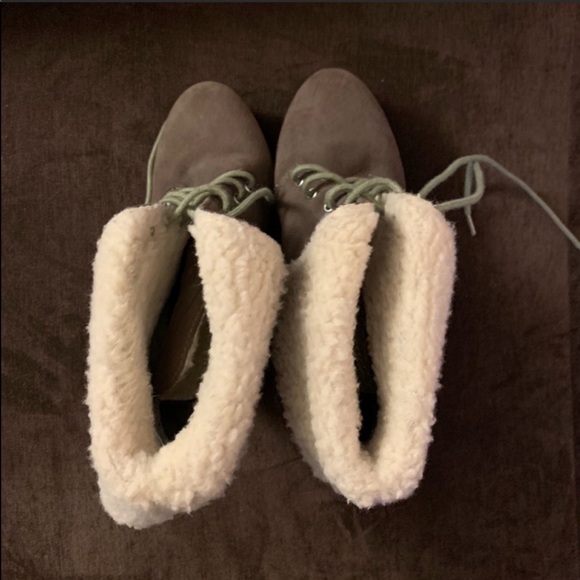 Women's naughty monkey Wedge Bootie. Size 7. - Picture 4 of 7